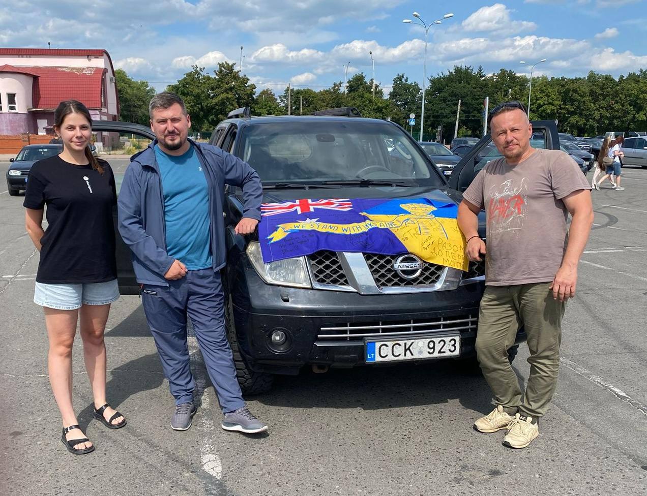 БФ “Mas Foundation” доставив чергову партію авто для захисників